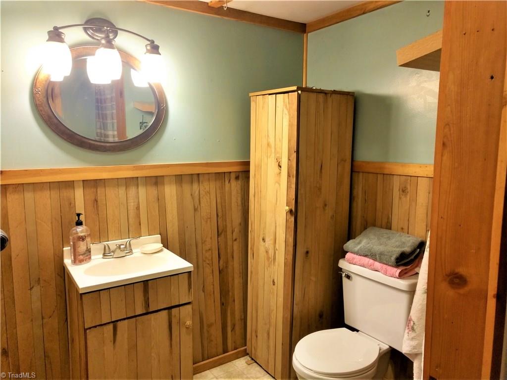 5712 Hayes Farm Road Seagrove, NC 27341 - Photo 9 of 16 Master Bath - Shower, Walk-In Closet