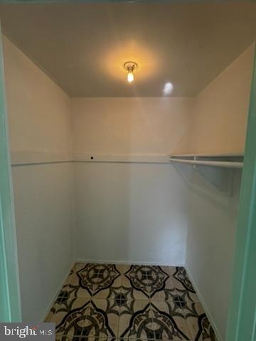 9110 Canterbury Riding, Unit 129 Laurel, MD 20723 - Photo 15 of 20 a bathroom with a window