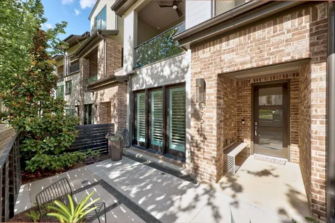 a view of entrance front of the house