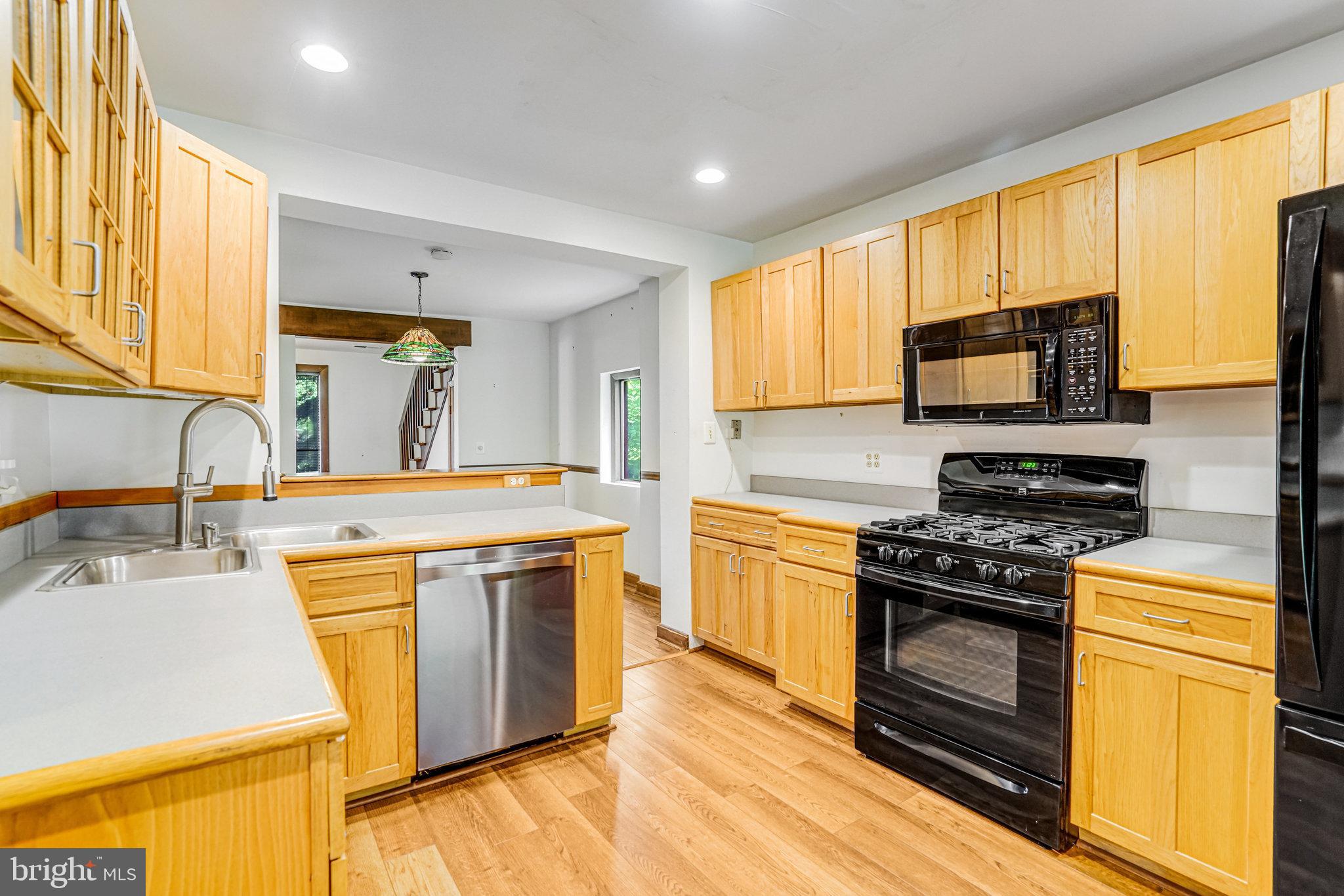 7125 Gordons Road Falls Church, VA 22043 - Photo 13 of 41 Kitchen