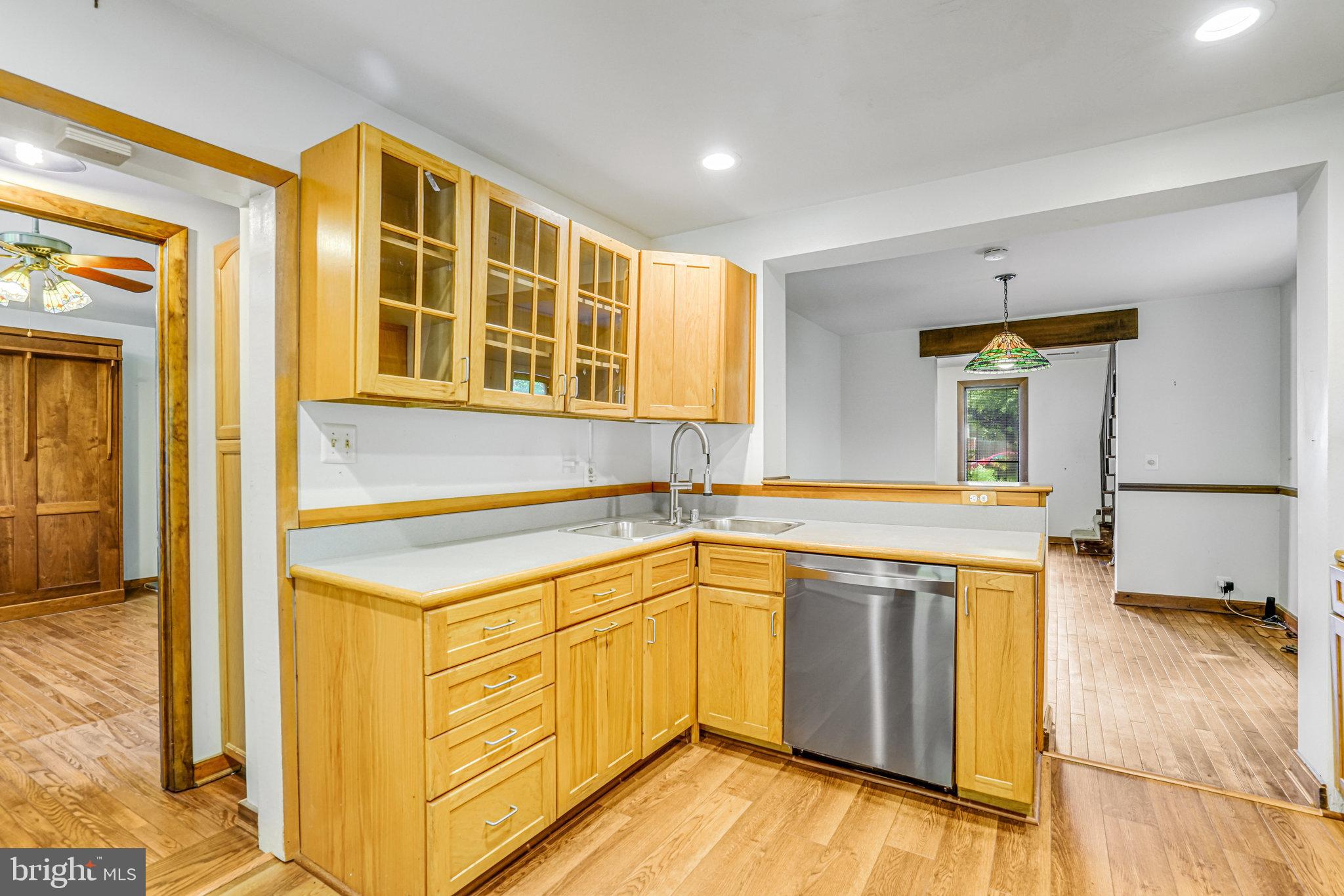 7125 Gordons Road Falls Church, VA 22043 - Photo 14 of 41 Kitchen