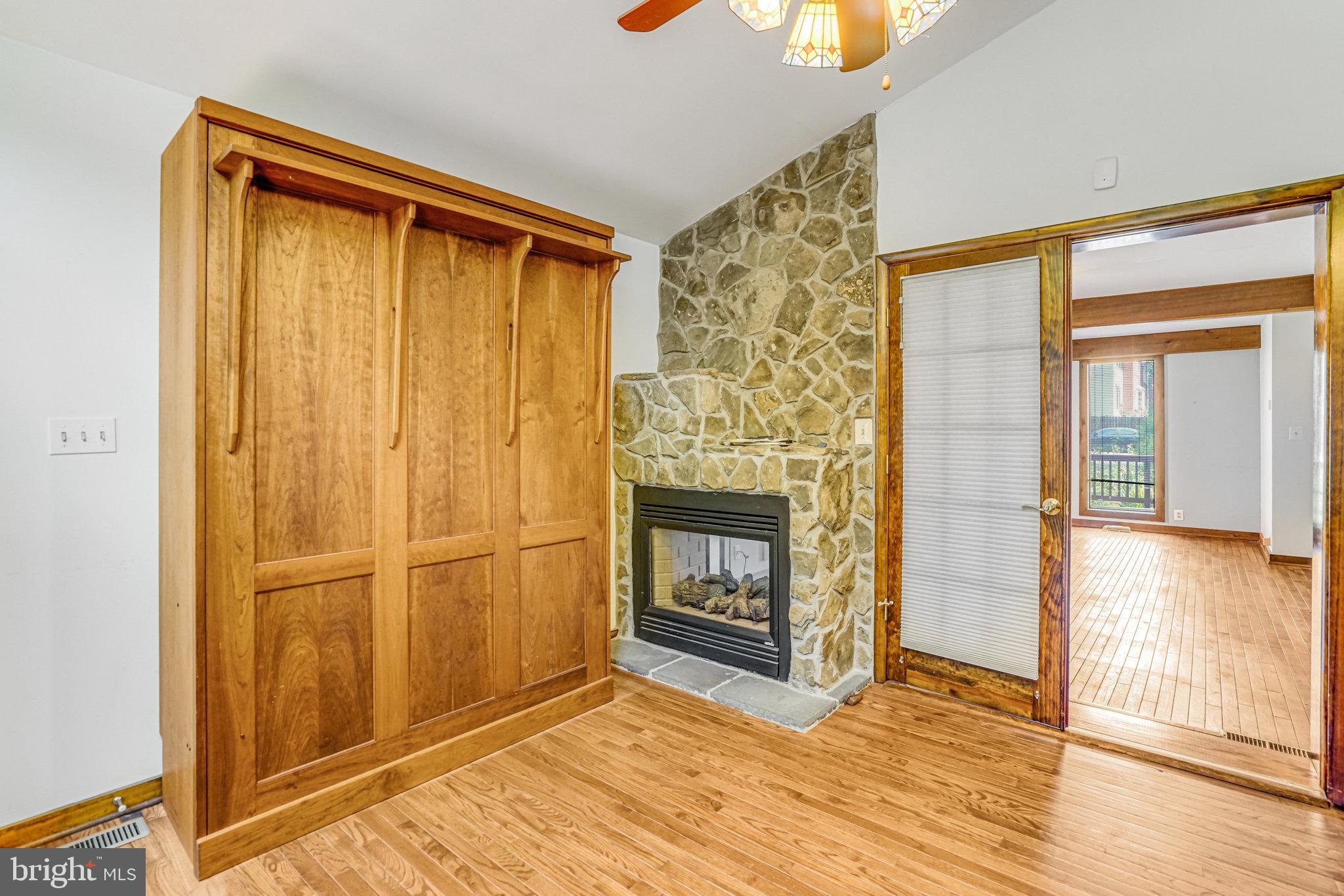7125 Gordons Road Falls Church, VA 22043 - Photo 17 of 41 Den or 4th bedroom with built in Murphy bed