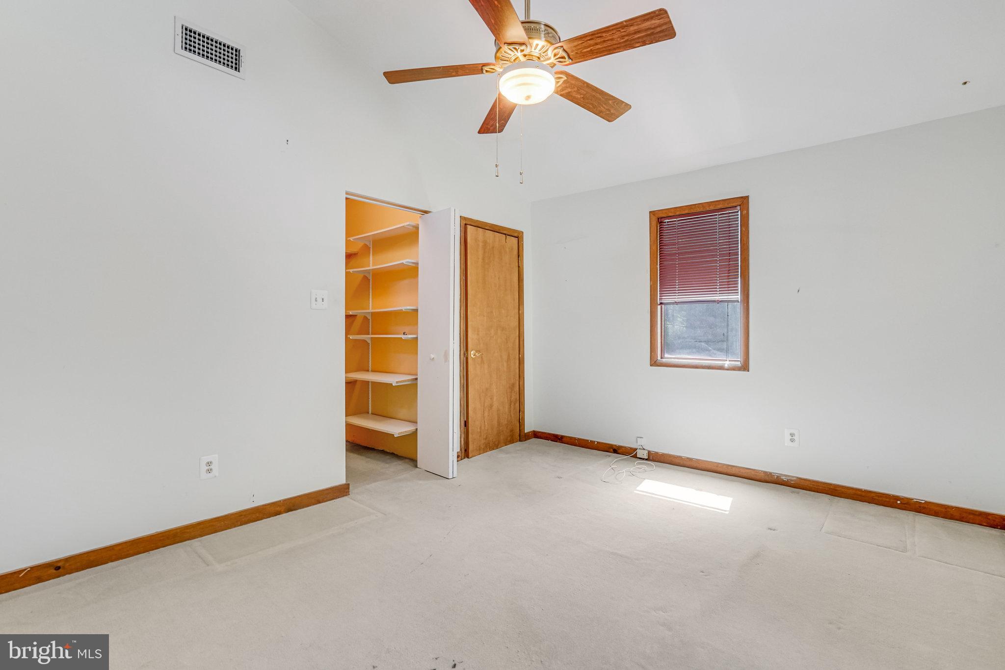 7125 Gordons Road Falls Church, VA 22043 - Photo 23 of 41 Primary bedroom