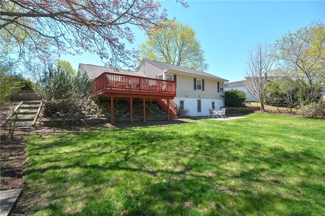 26 Willow Road Smithfield, RI 02828 - Photo 3 of 37
