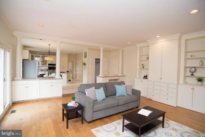 11600 Caplinger Road Silver Spring, MD 20904 - Photo 11 of 30 Living Room