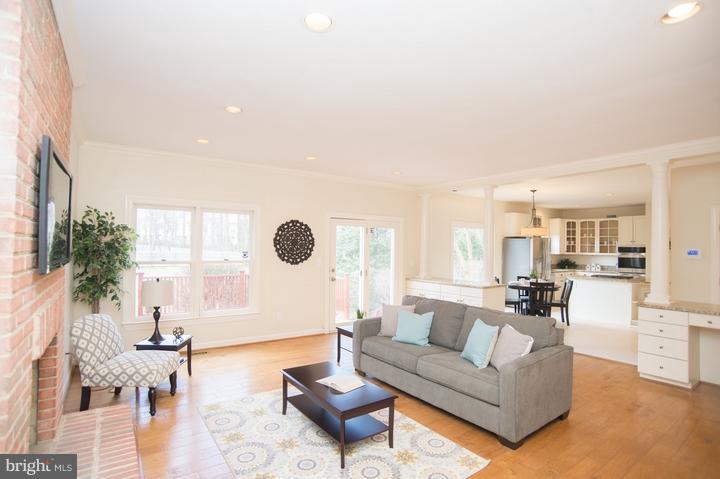 11600 Caplinger Road Silver Spring, MD 20904 - Photo 12 of 30 Living Room