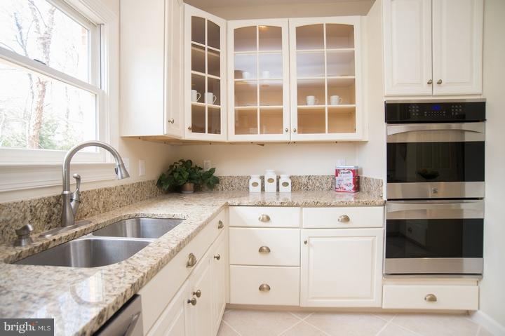 11600 Caplinger Road Silver Spring, MD 20904 - Photo 5 of 30 Kitchen