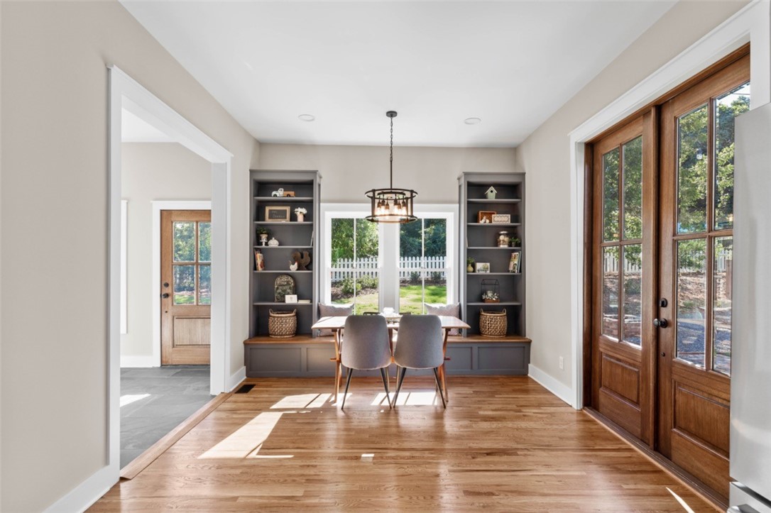 501 South Fairplay Street Seneca, SC 29678 - Photo 12 of 33