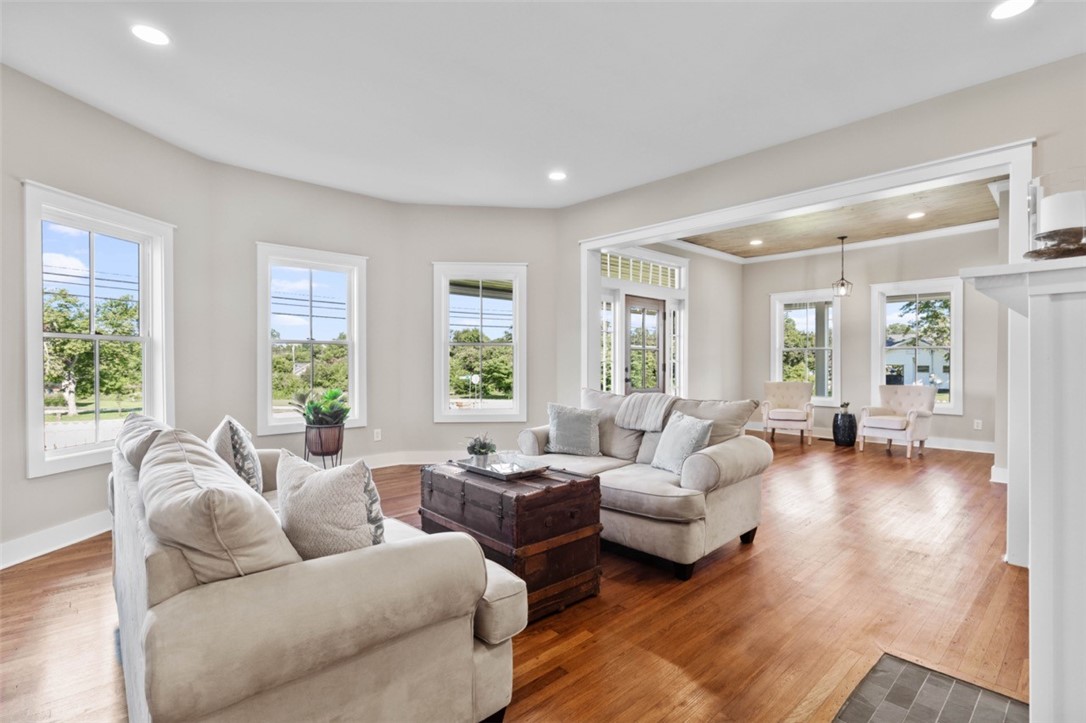 501 South Fairplay Street Seneca, SC 29678 - Photo 7 of 33