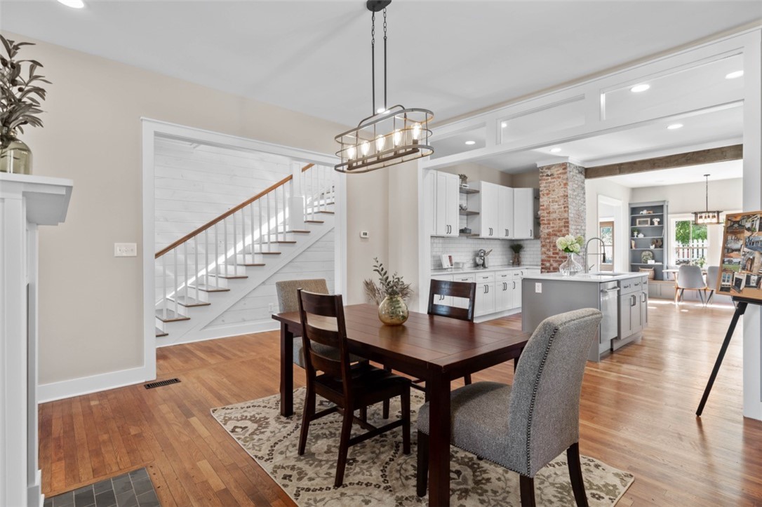 501 South Fairplay Street Seneca, SC 29678 - Photo 8 of 33