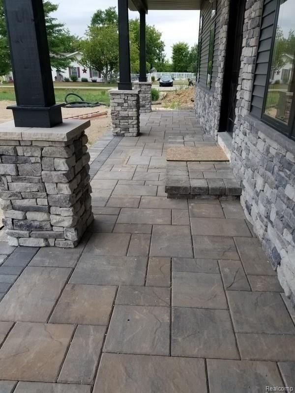 2184 Krouse Road Owosso, MI 48867 - Photo 7 of 97 24181910-7.jpg