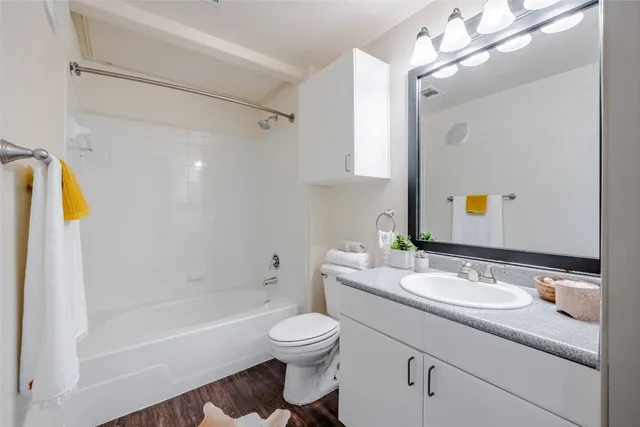 $1,375 | 12800 Center Lake Drive, Unit 931, Austin, TX 78753