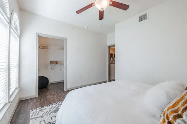 $1,375 | 12800 Center Lake Drive, Unit 931, Austin, TX 78753