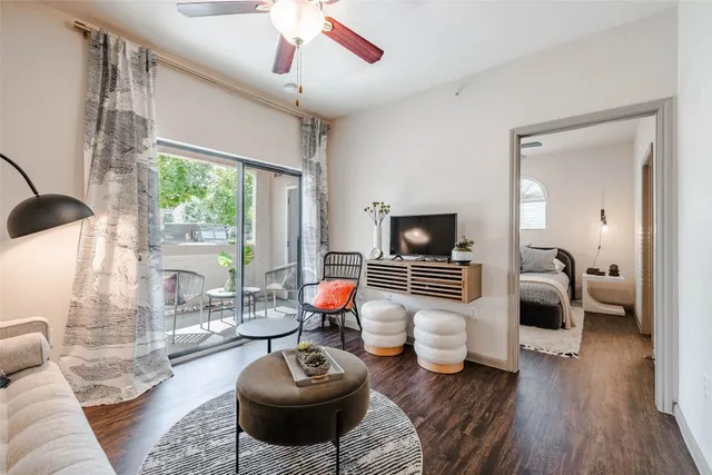 $1,375 | 12800 Center Lake Drive, Unit 931, Austin, TX 78753