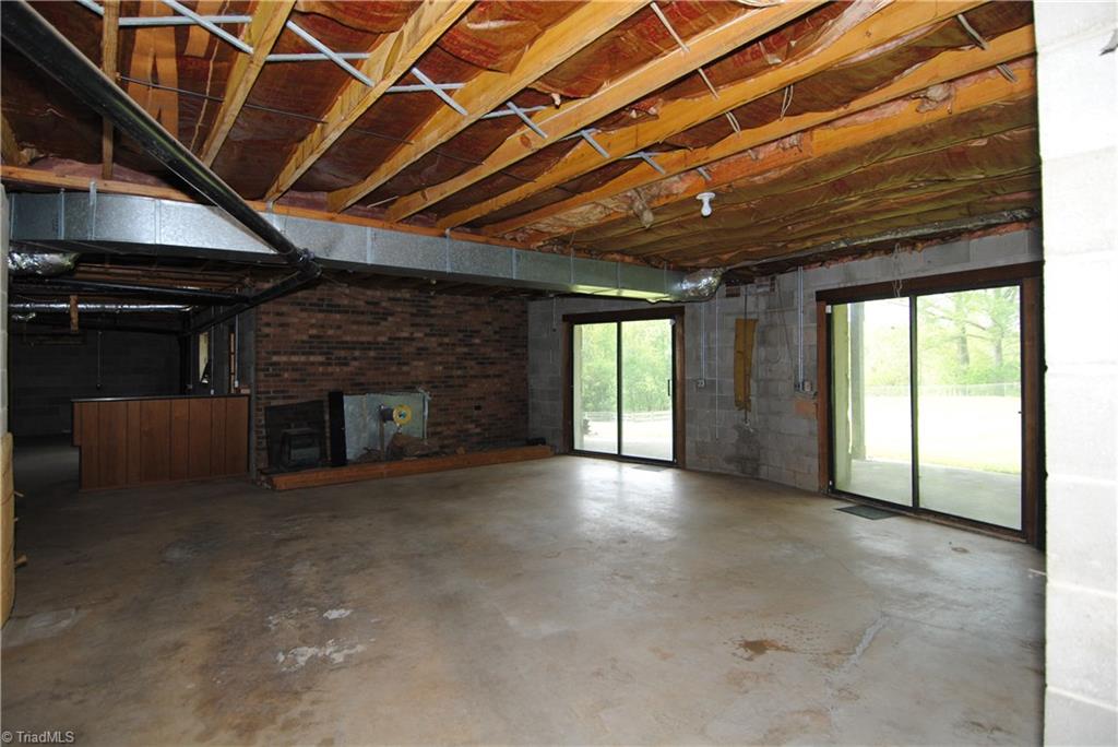 2625 Mizpah Church Road Rural Hall, NC 27045 - Photo 23 of 28 Garage