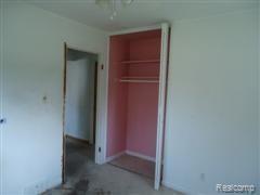 22051 Bach Street Warren, MI 48091 - Photo 9 of 15
