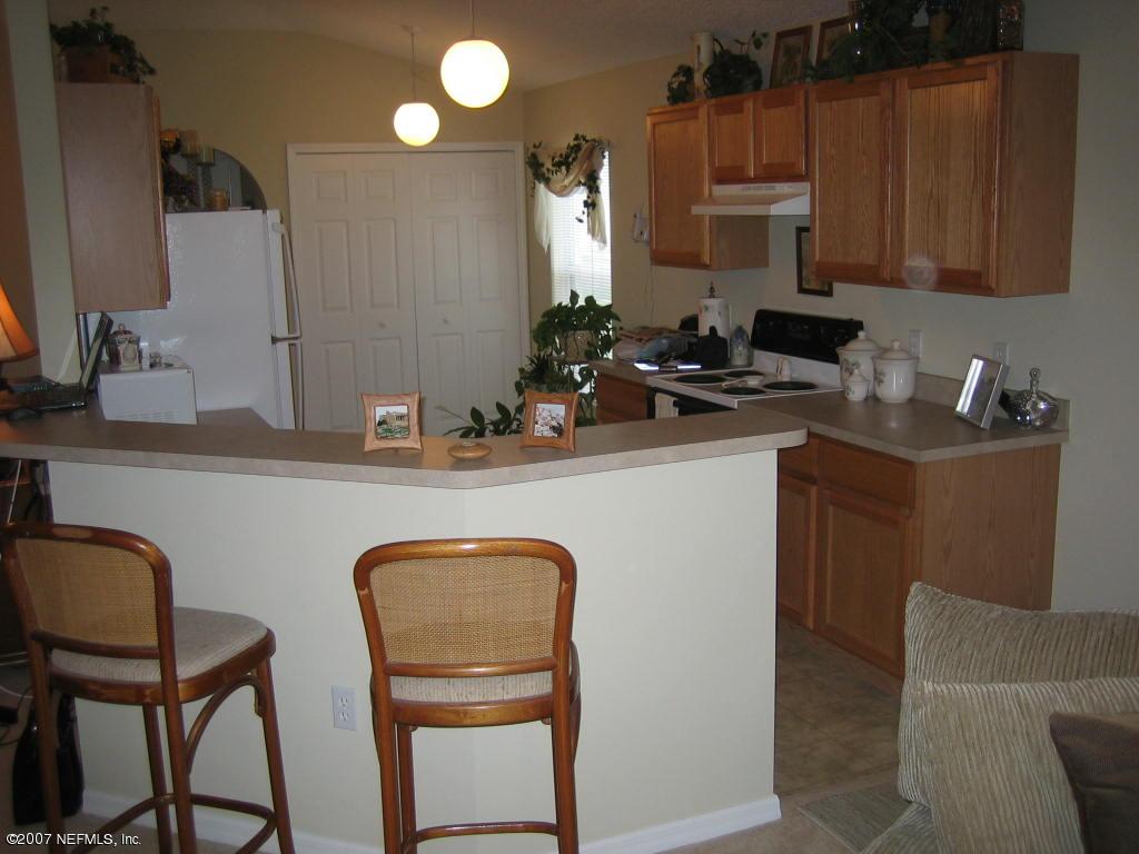 12584 North Reeding Ridge Drive West Jacksonville, FL 32225 - Photo 11 of 35 Large kitchen w/ breakfast bar