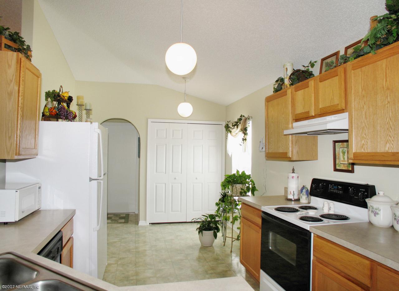 12584 North Reeding Ridge Drive West Jacksonville, FL 32225 - Photo 28 of 35 Kitchen