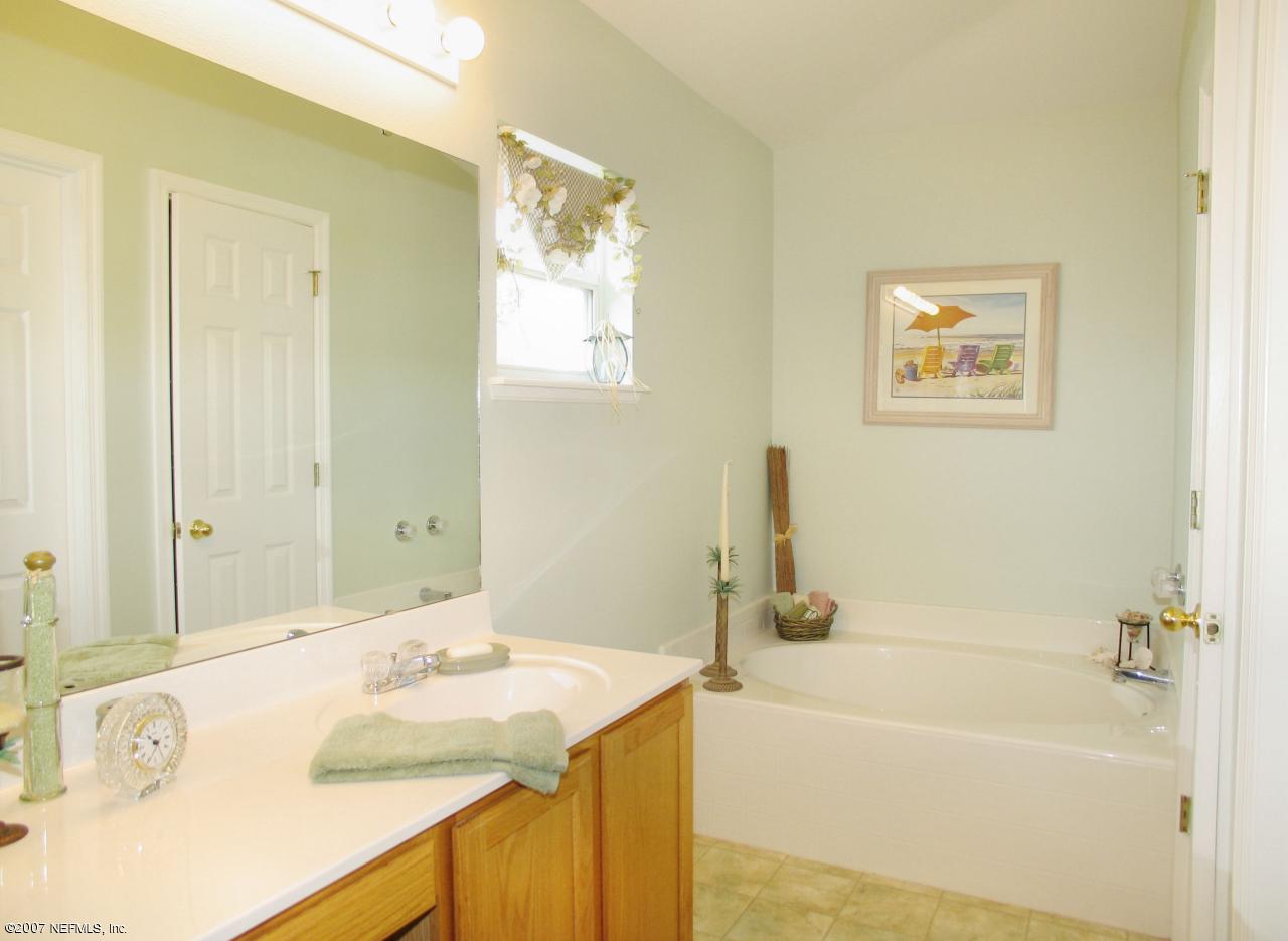 12584 North Reeding Ridge Drive West Jacksonville, FL 32225 - Photo 30 of 35 Master Bath