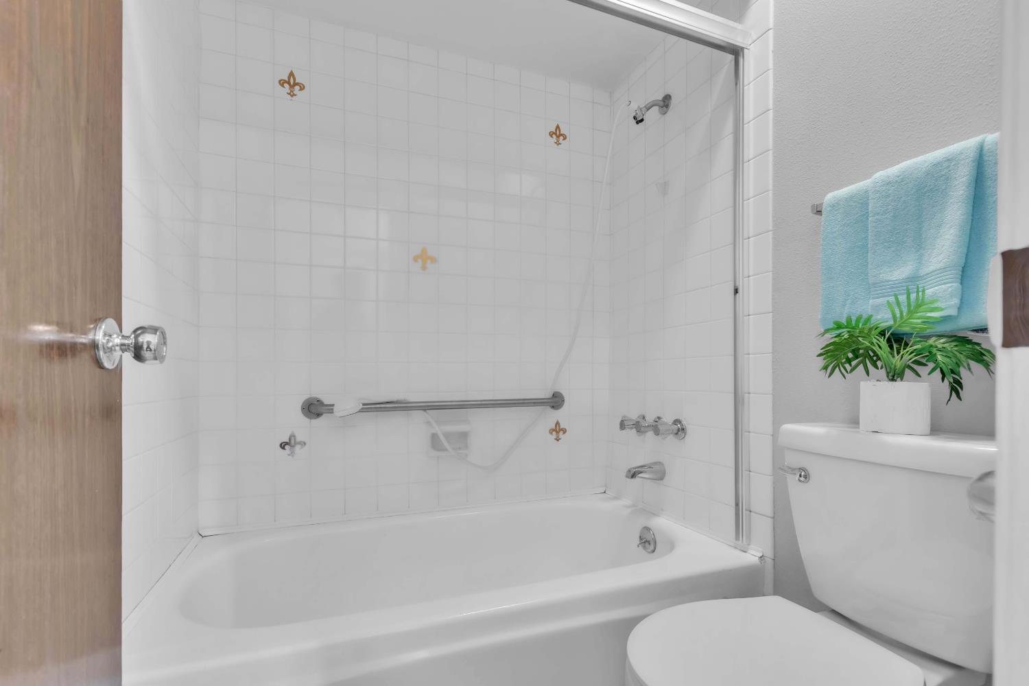 217 Roundtree Court Sacramento, CA 95831 - Photo 15 of 19