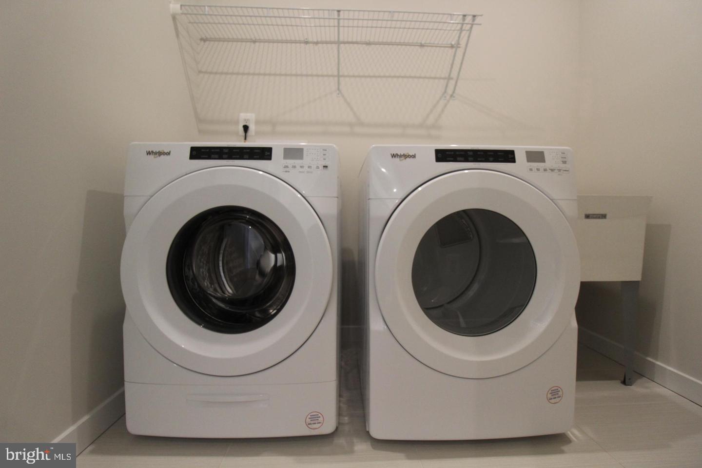 22383 Roanoke Rise Terrace Ashburn, VA 20148 - Photo 19 of 41 a utility room with dryer and washer