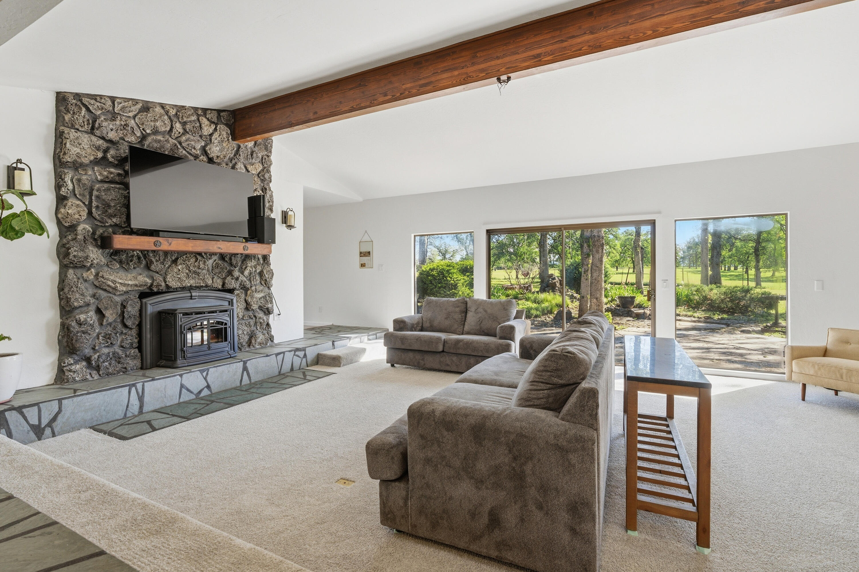 11385 Easy Street Redding, CA 96003 - Photo 15 of 55 TUF00832