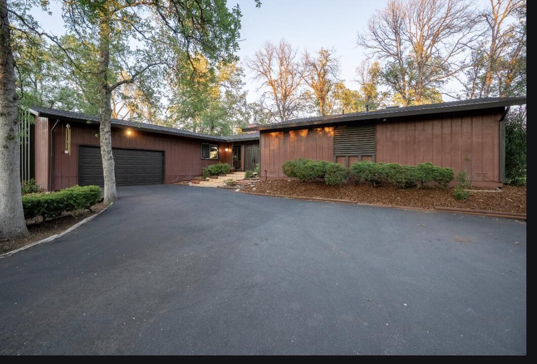 11385 Easy Street Redding, CA 96003 - Photo 2 of 55 IMG_4629