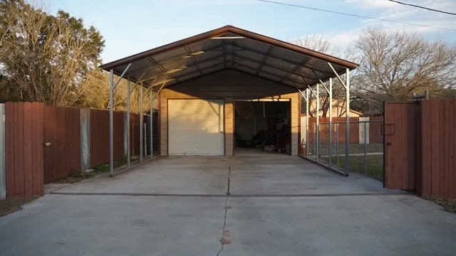 $195,000 | 710 West Viggo Street, Hebbronville, TX 78361