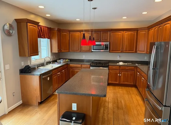 $3,800 | 104 Valley View Road, Manchester, CT 06040