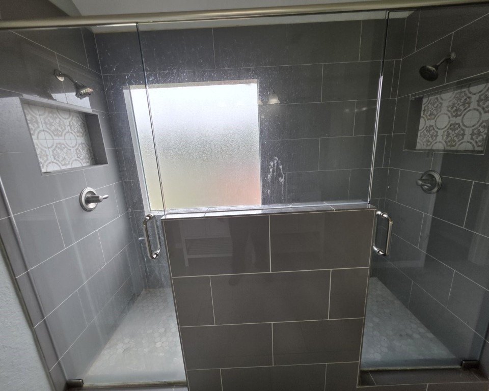 129 Corral Court Angleton, TX 77515 - Photo 15 of 26 Dual shower heads in the shower