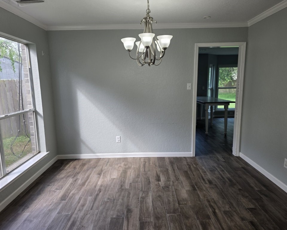 129 Corral Court Angleton, TX 77515 - Photo 8 of 26 Formal Dining