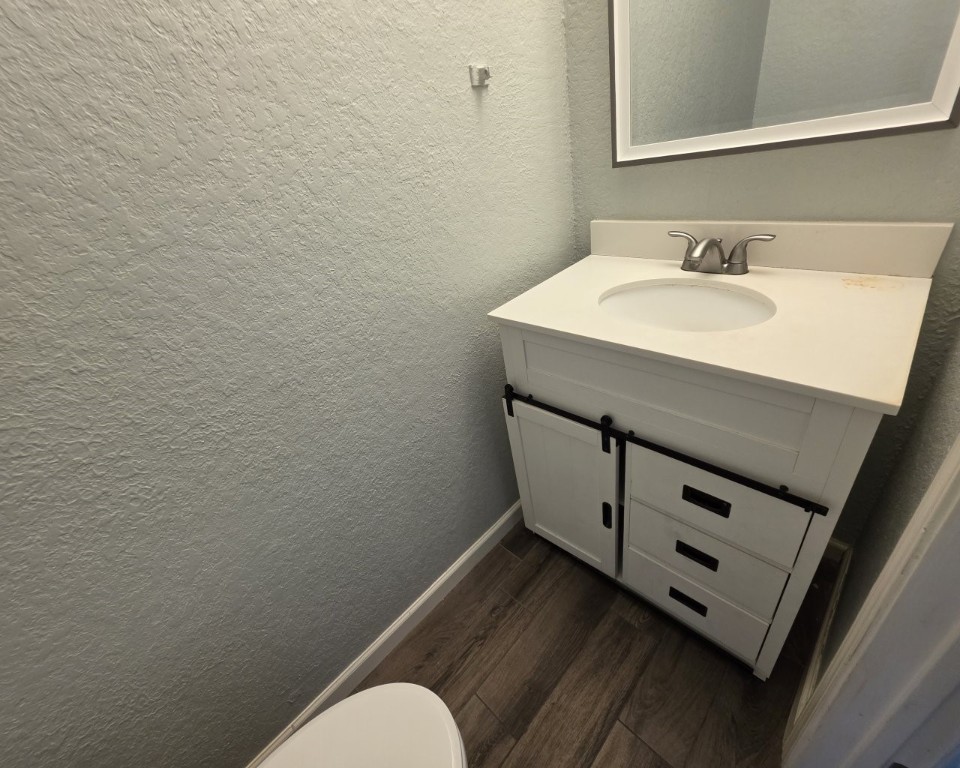 129 Corral Court Angleton, TX 77515 - Photo 10 of 26 Guest half bath