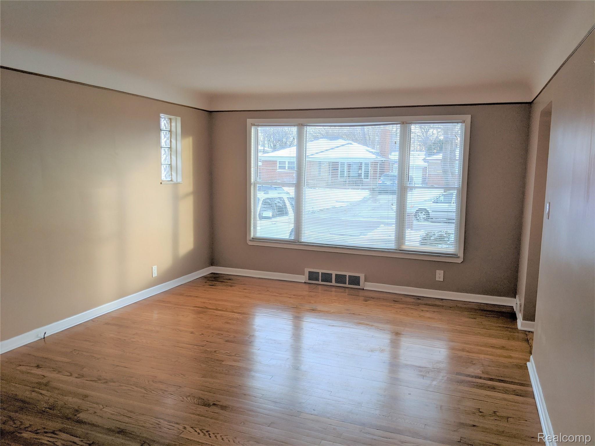 7239 Edward Avenue Center Line, MI 48015 - Photo 4 of 28 living room 1a.jpg