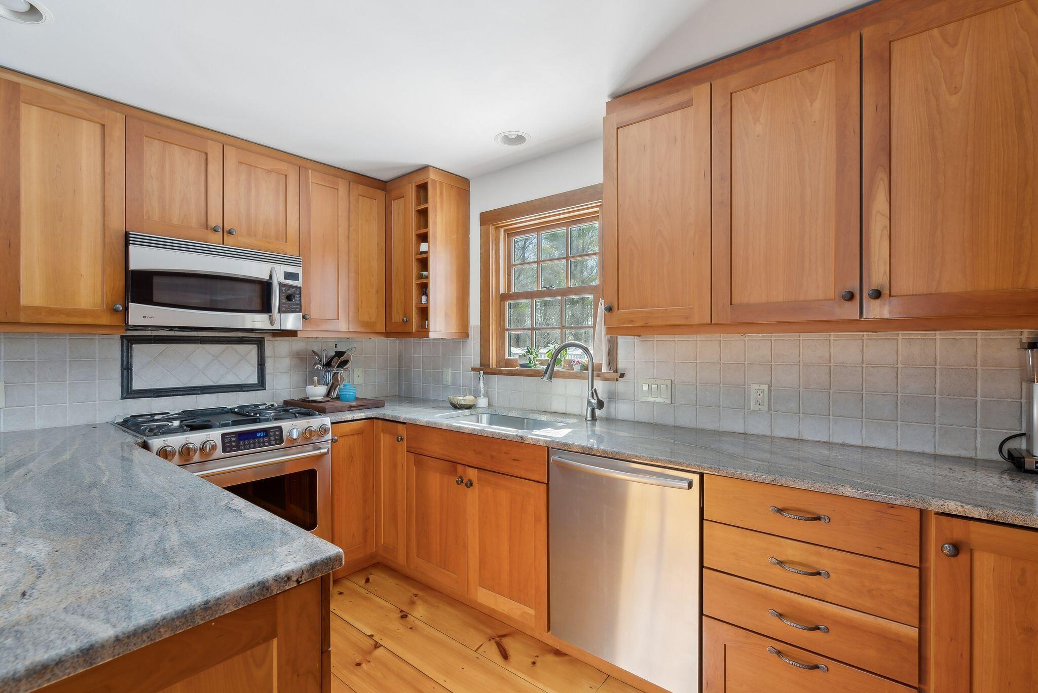 45 Beech Hill Road Freeport, ME 04032 - Photo 11 of 52 45 Beech Hill Road • Freeport