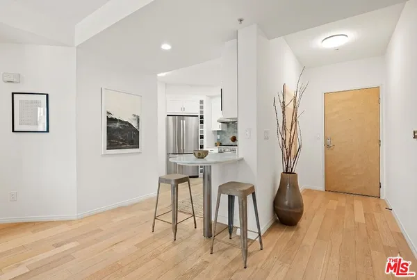 $699,000 | 4180 Fair Avenue, Unit 206, Studio City, CA 91602