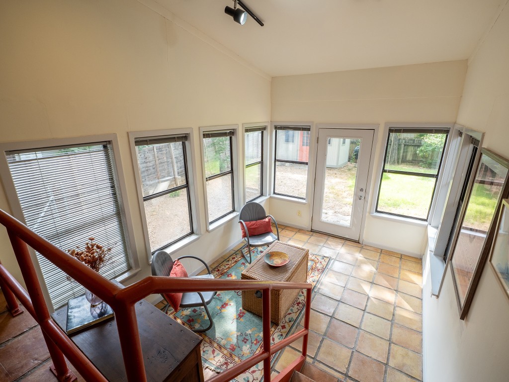 4617 Finley Drive Austin, TX 78731 - Photo 12 of 36 Sunroom / solarium featuring lofted ceiling