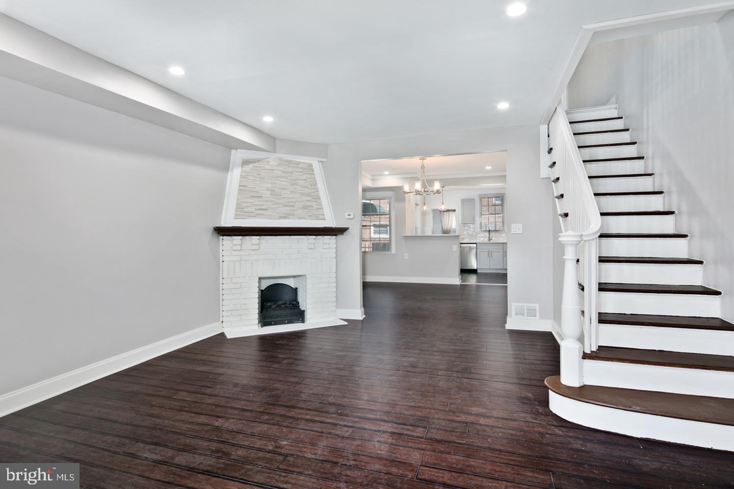 5843 Stockton Road Philadelphia, PA 19138 - Photo 2 of 23 Living Room