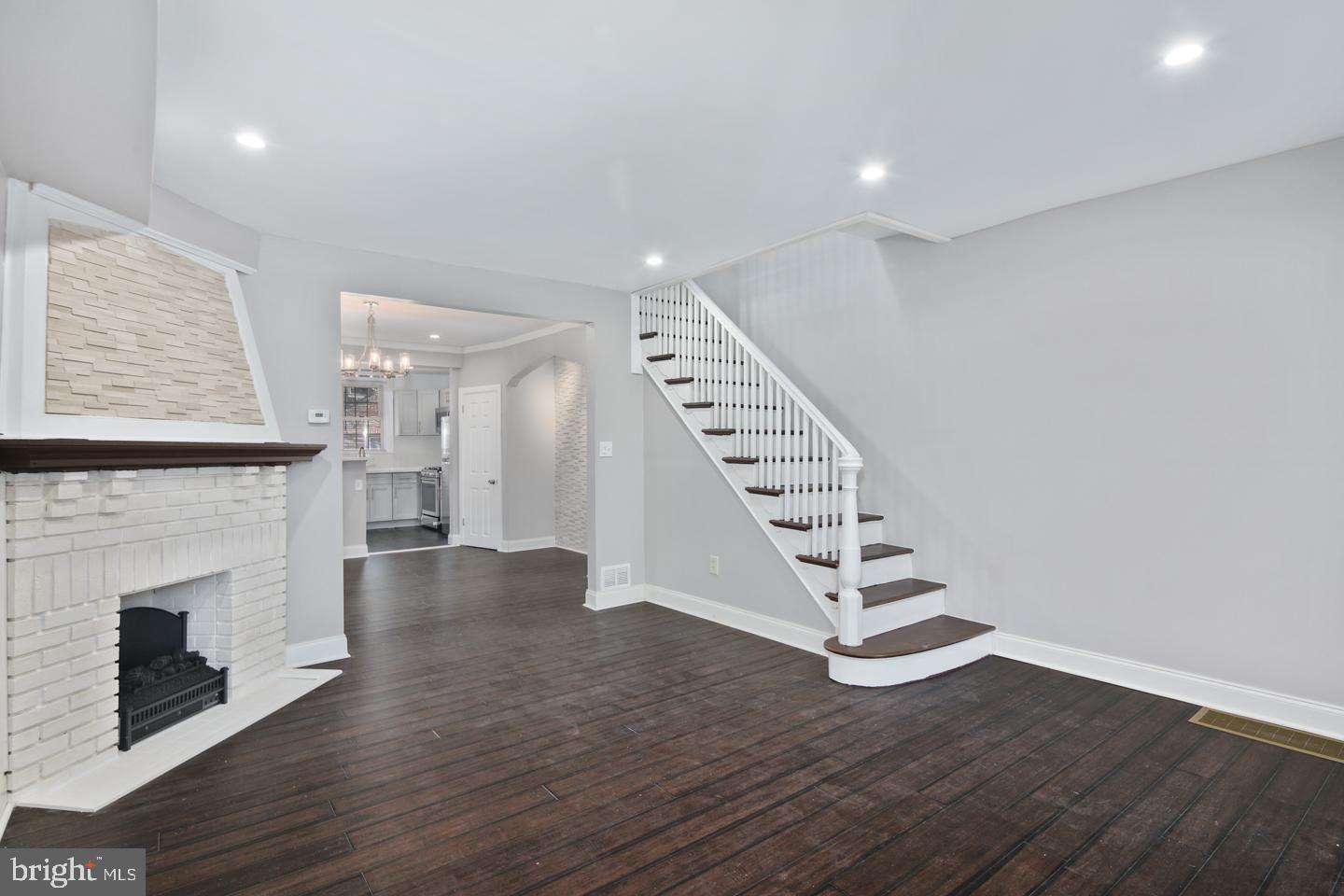 5843 Stockton Road Philadelphia, PA 19138 - Photo 3 of 23 Gallery Image 3