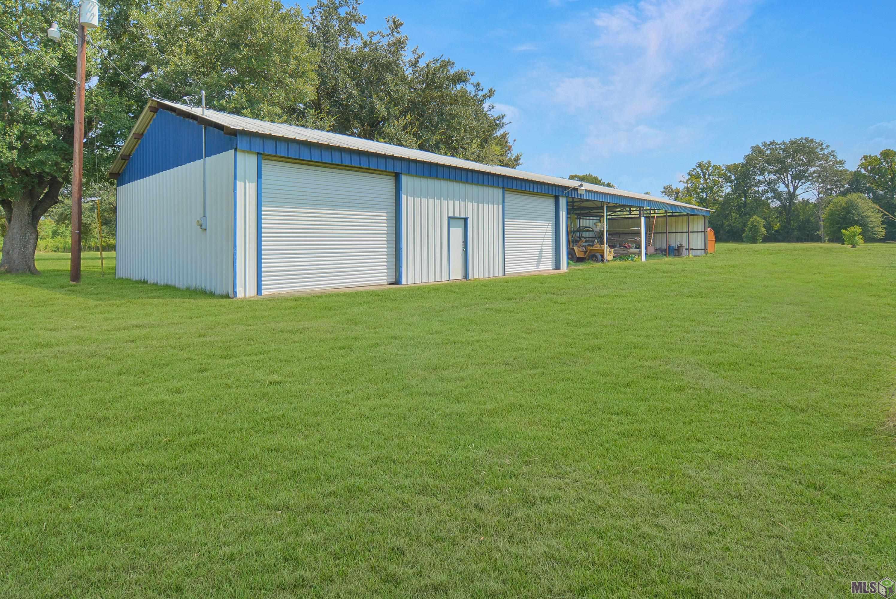 22460 Sutter Lane Zachary, LA 70791 - Photo 22 of 26 Workshop 32' x 130'