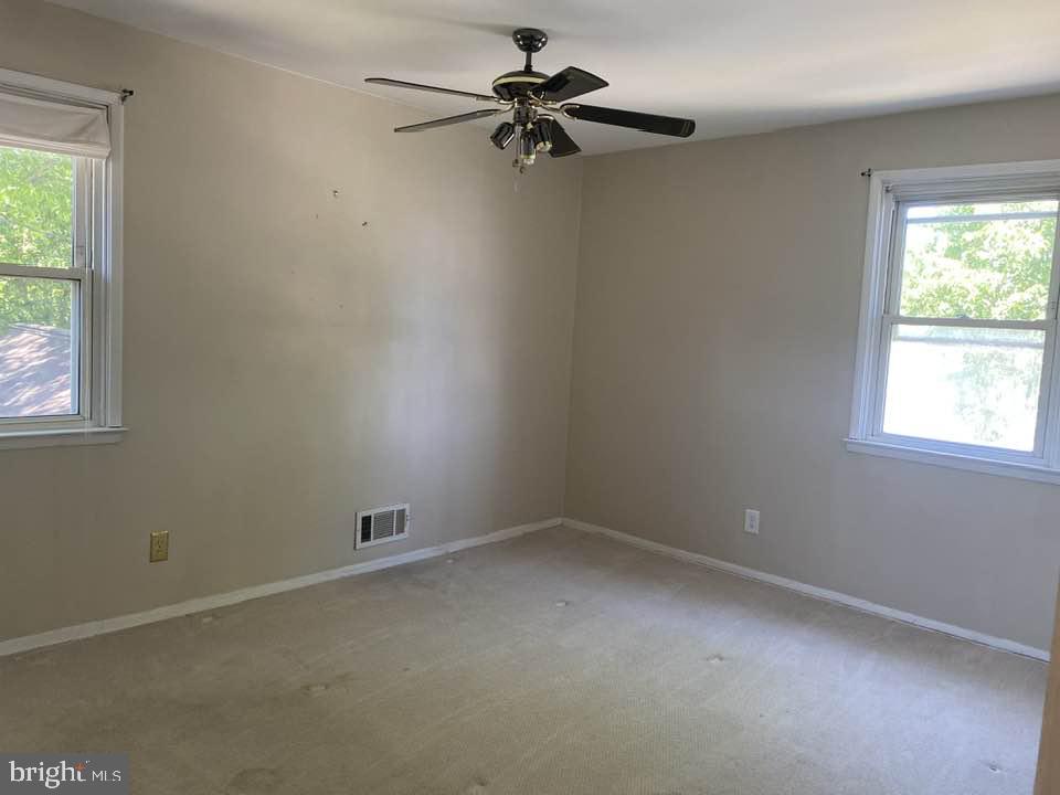 320 Ardmore Road Linthicum Heights, MD 21090 - Photo 3 of 23