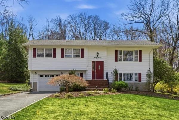 $690,000 | 47 Siek Road, Kinnelon, NJ 07405
