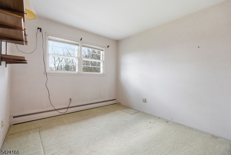 47 Siek Road Kinnelon, NJ 07405 - Photo 11 of 29