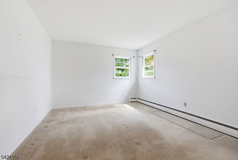 47 Siek Road Kinnelon, NJ 07405 - Photo 13 of 29