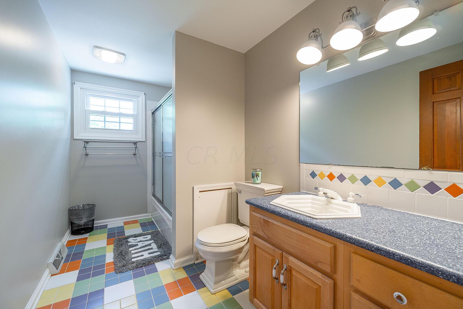 2091 Pinebrook Road Columbus, OH 43220 - Photo 47 of 72 Hall Full Bathroom Upstairs