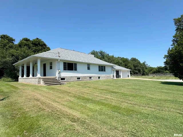 $220,000 | 16488 Highway 37, Johnston City, IL 62951