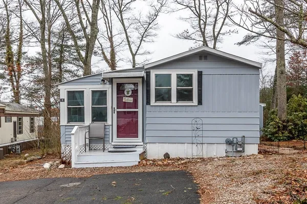 $199,999 | 5 Timber Lane, Wareham, MA 02571