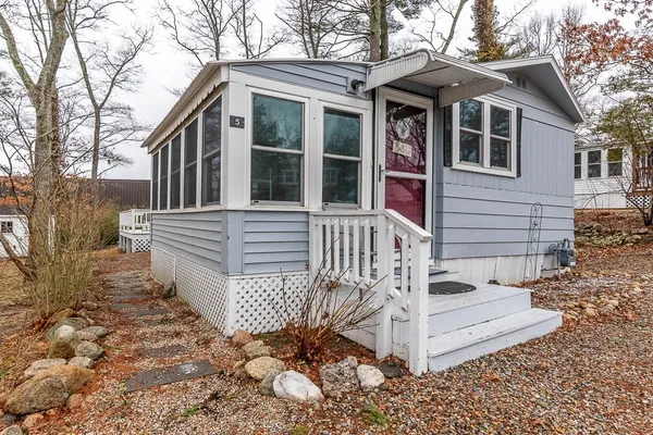 $199,999 | 5 Timber Lane, Wareham, MA 02571