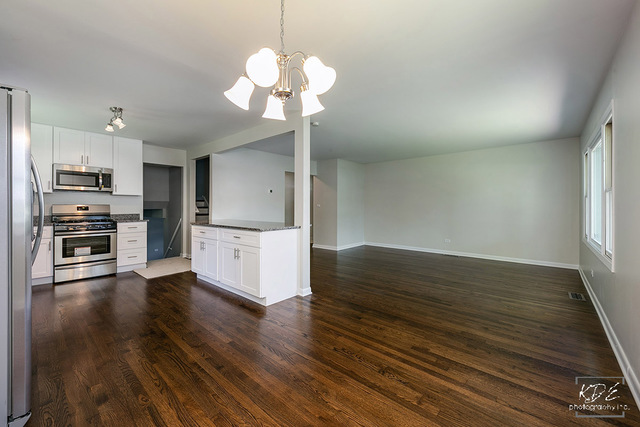 6124 Puffer Road Downers Grove, IL 60516 - Photo 4 of 26