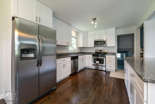 6124 Puffer Road Downers Grove, IL 60516 - Photo 5 of 26