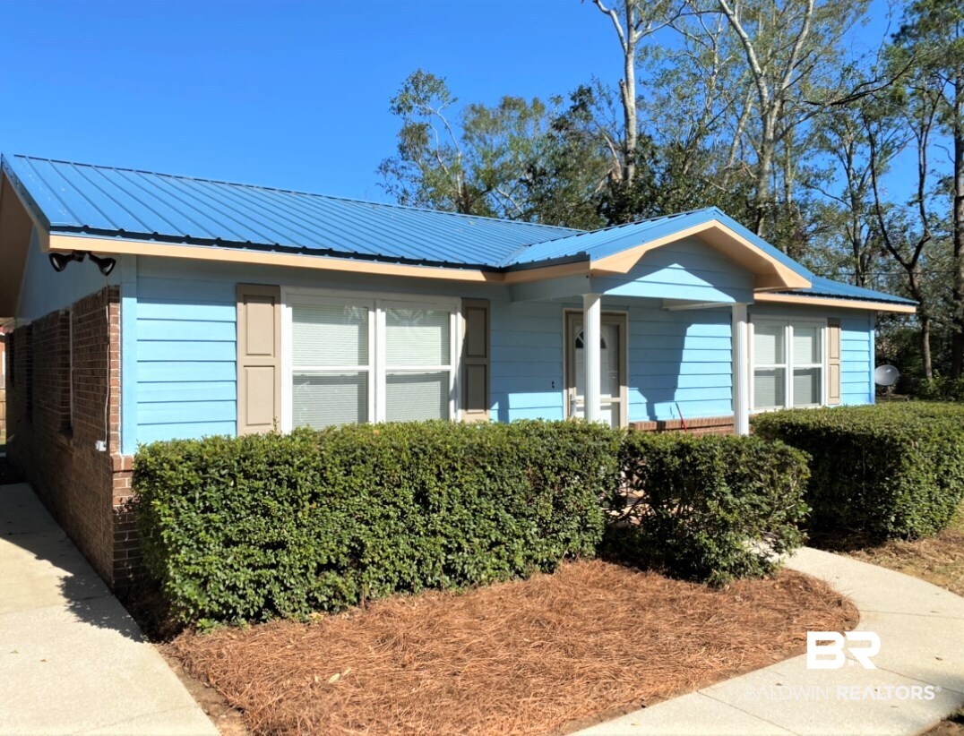 118 West Spruce Avenue Foley, AL 36535 - Photo 2 of 14